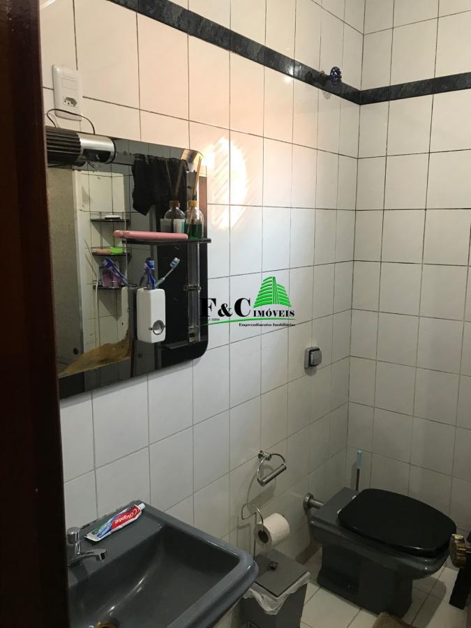 Casa à venda com 4 quartos, 250m² - Foto 13