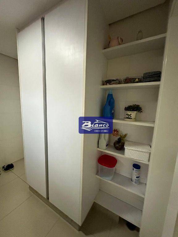 Apartamento à venda com 3 quartos, 168m² - Foto 13