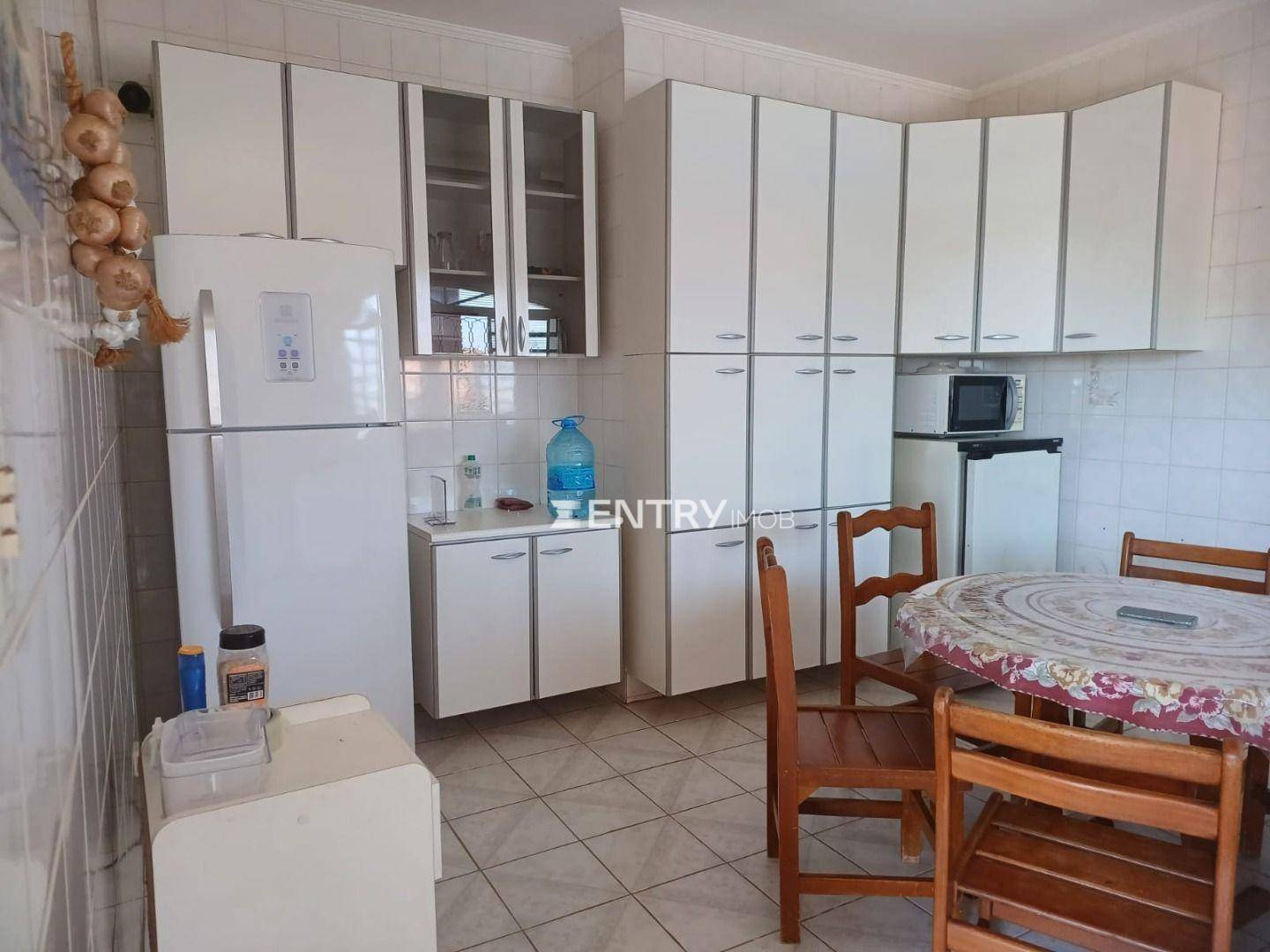 Casa de Condomínio para alugar com 3 quartos, 380m² - Foto 31