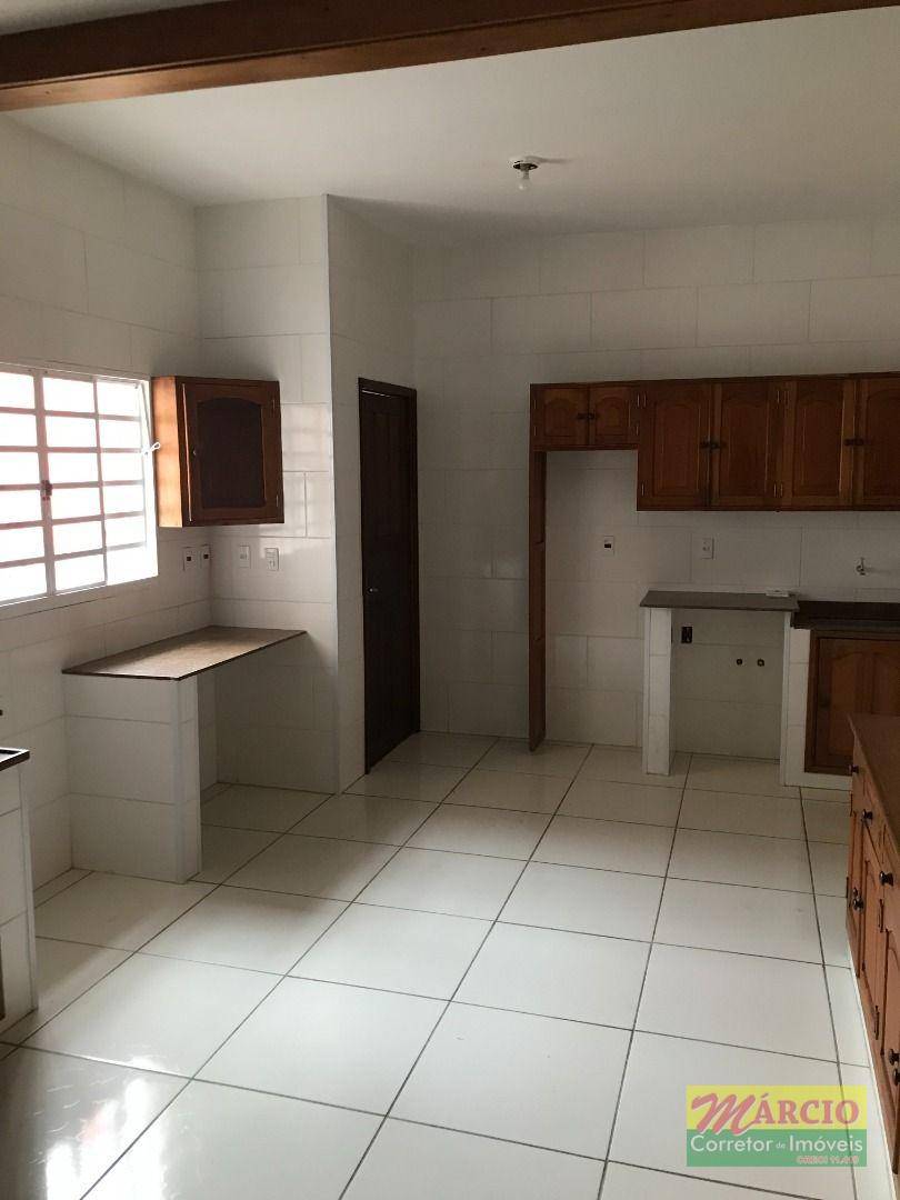 Casa à venda e aluguel com 3 quartos, 500m² - Foto 10