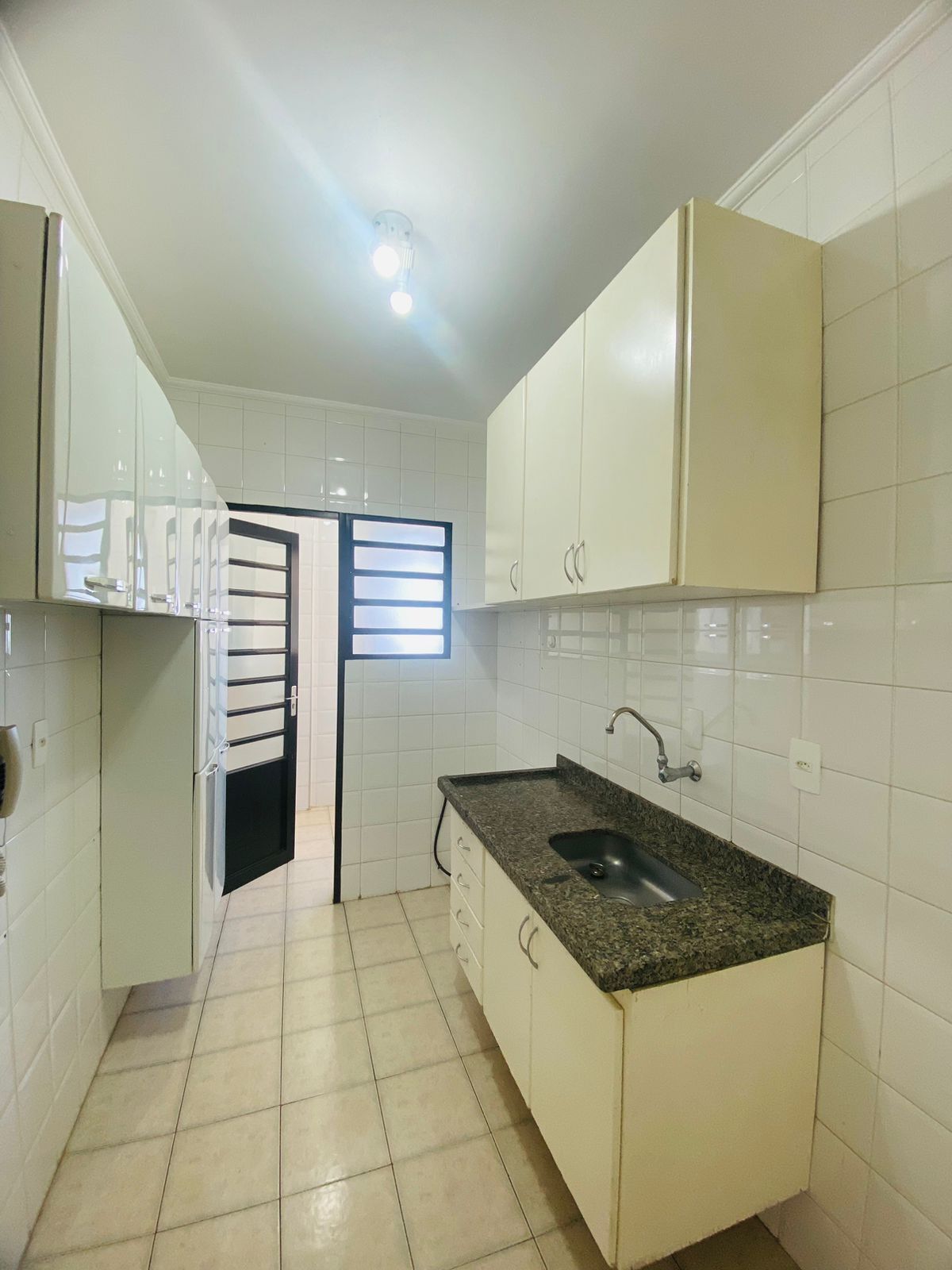 Apartamento para alugar com 2 quartos, 67m² - Foto 2