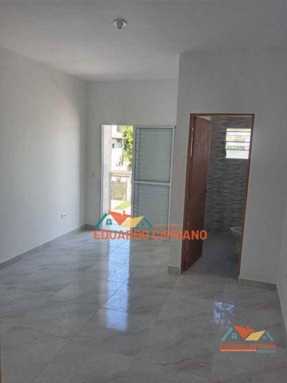 Casa à venda com 2 quartos, 100m² - Foto 4