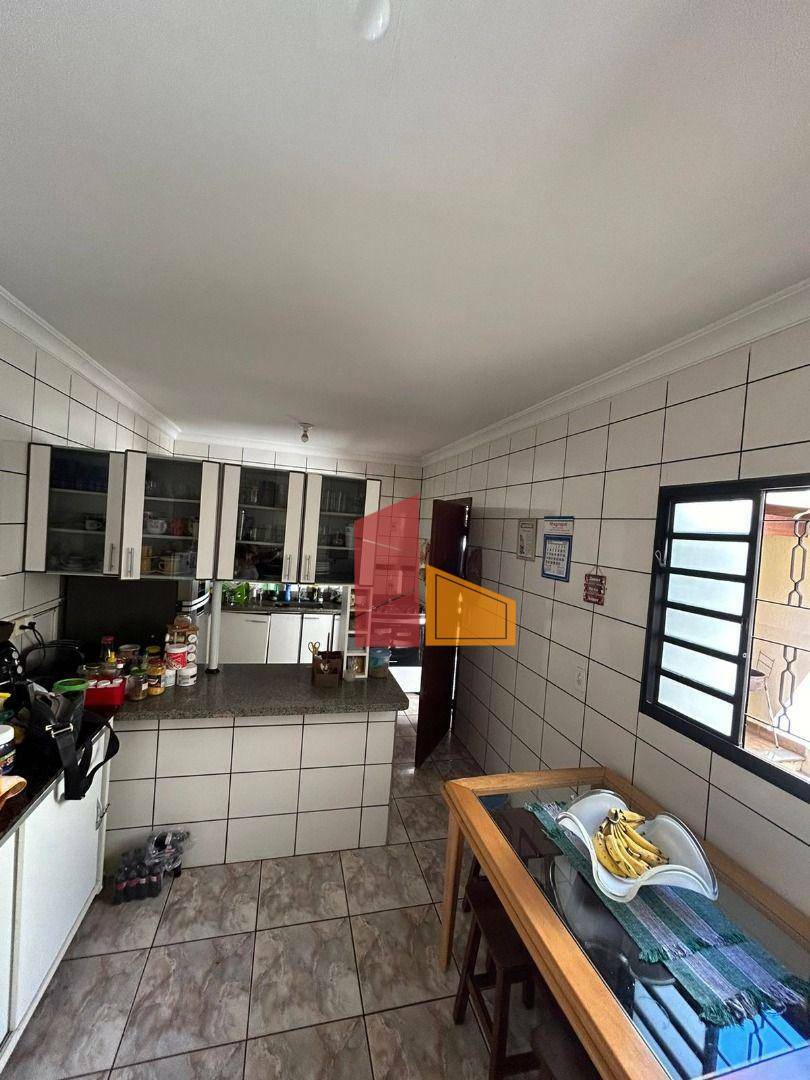 Casa à venda com 4 quartos, 122m² - Foto 12