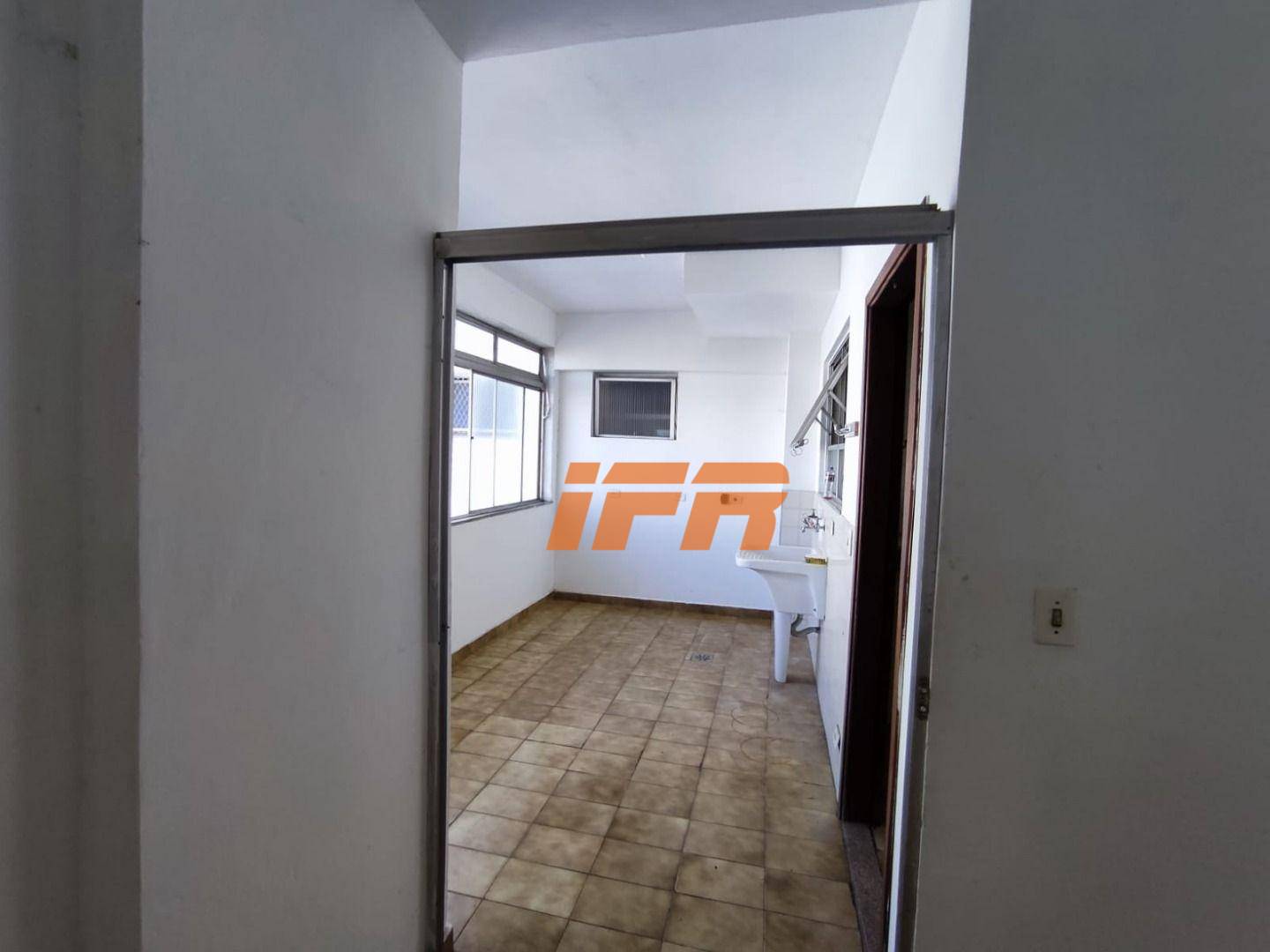 Apartamento à venda com 3 quartos, 143m² - Foto 19