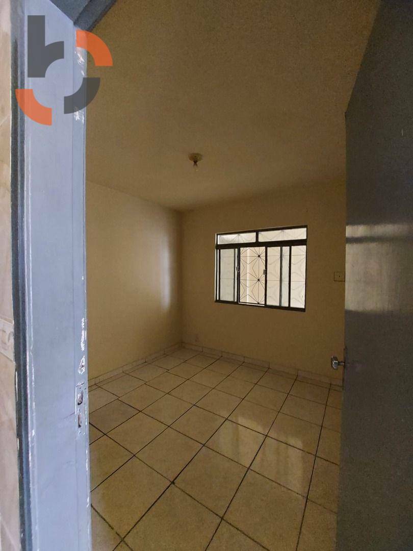 Casa à venda com 4 quartos, 105m² - Foto 17