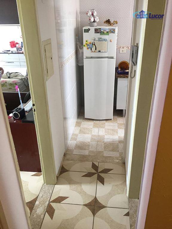 Apartamento à venda com 2 quartos, 50m² - Foto 3