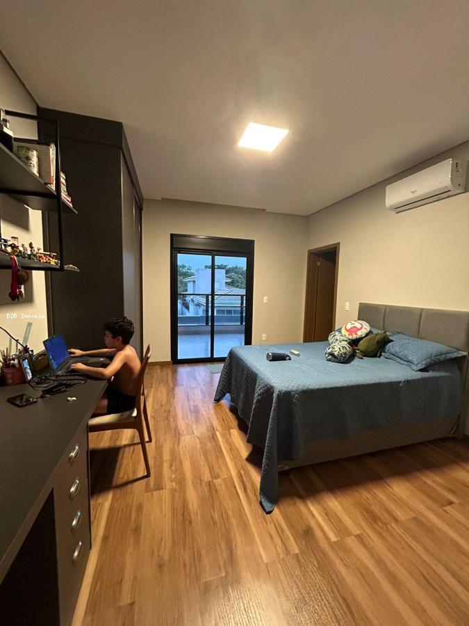 Casa de Condomínio à venda com 3 quartos, 300m² - Foto 11