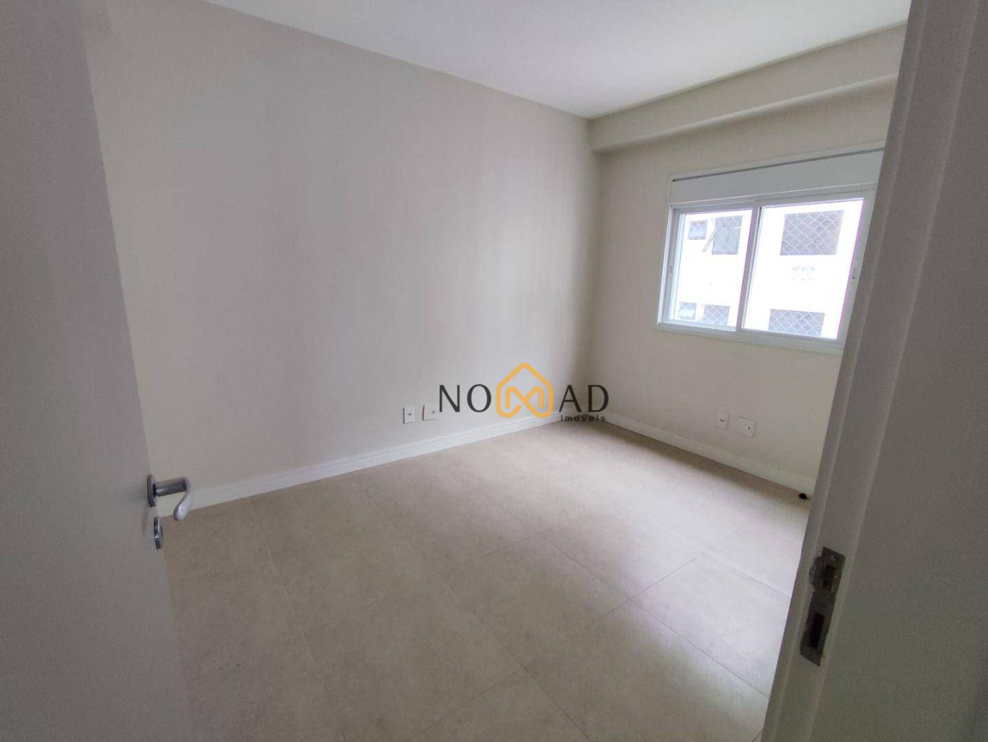 Apartamento para alugar com 2 quartos, 82m² - Foto 11