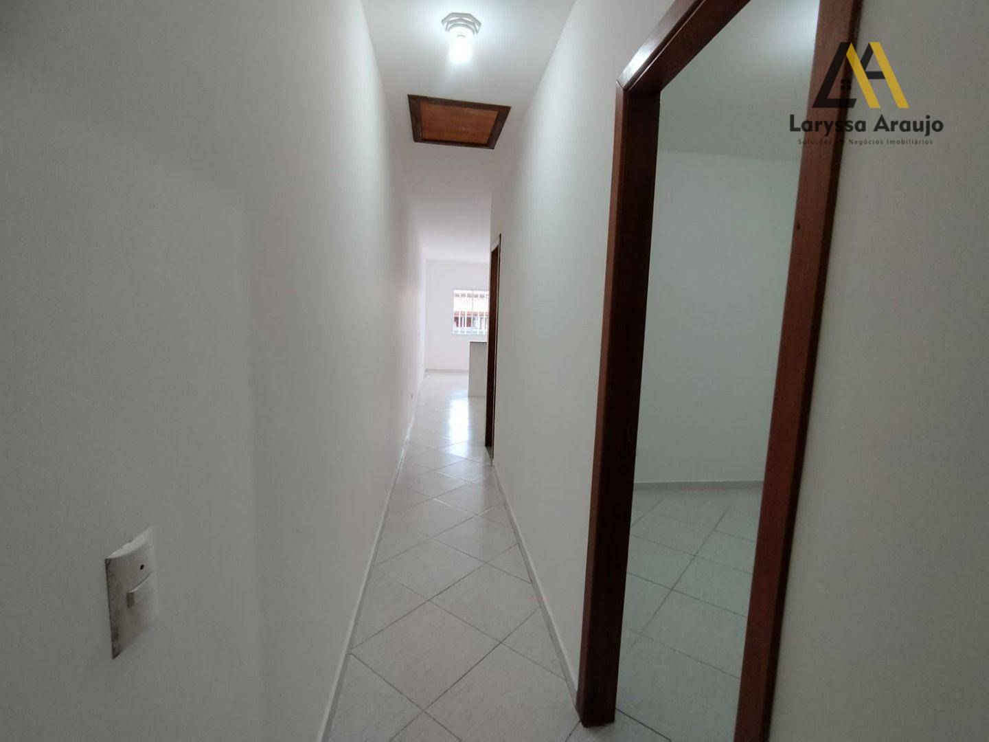 Casa à venda com 2 quartos, 70m² - Foto 14