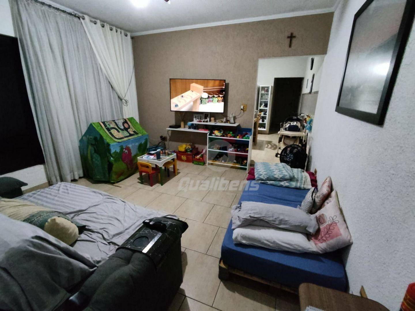 Casa à venda com 3 quartos, 214m² - Foto 4