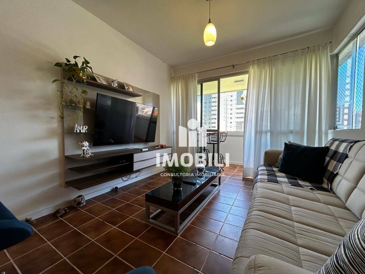 Apartamento à venda com 3 quartos, 106m² - Foto 2