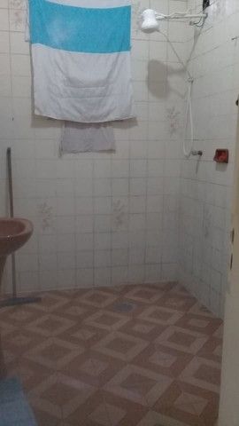 Casa à venda com 3 quartos, 250m² - Foto 2