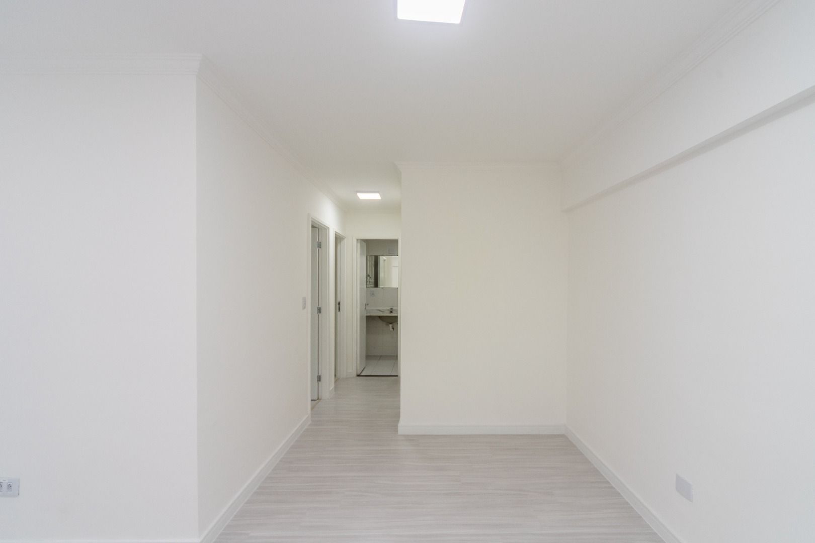 Apartamento à venda com 2 quartos, 61m² - Foto 32