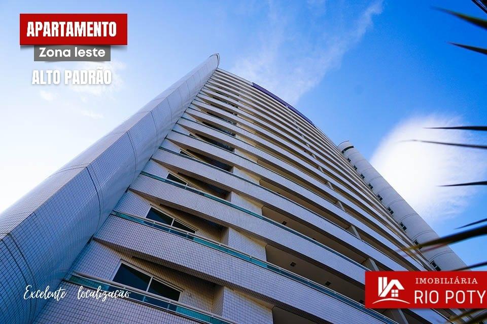 Apartamento à venda com 3 quartos, 130m² - Foto 2