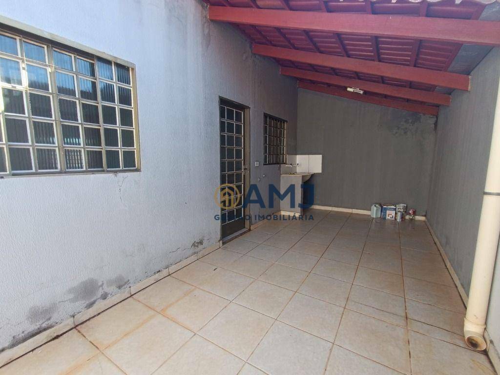 Casa para alugar com 2 quartos, 64m² - Foto 11