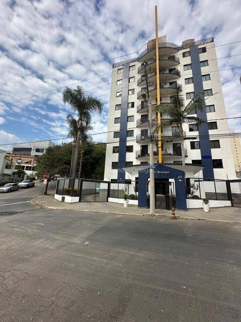 Apartamento à venda com 3 quartos, 131m² - Foto 1