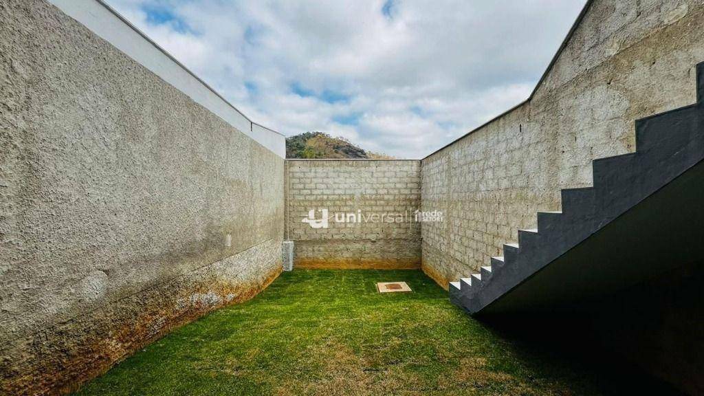Casa à venda com 2 quartos, 108m² - Foto 9