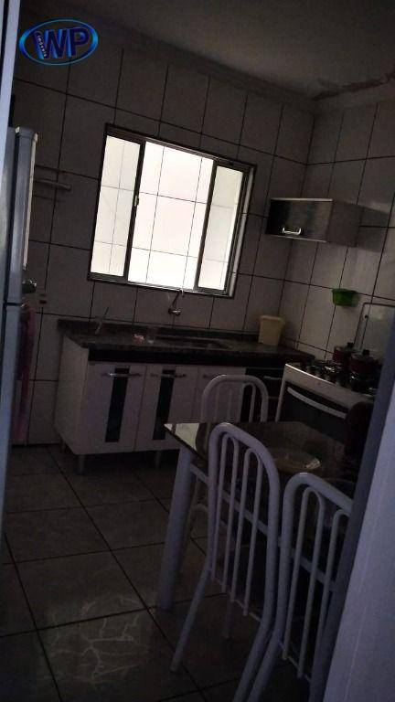 Sobrado à venda com 2 quartos, 160m² - Foto 2