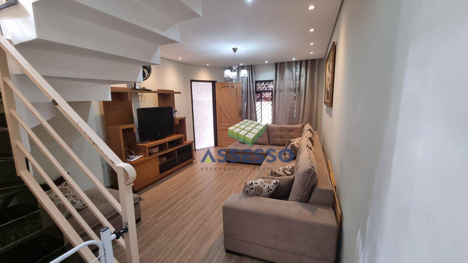 Casa à venda com 3 quartos, 185m² - Foto 1