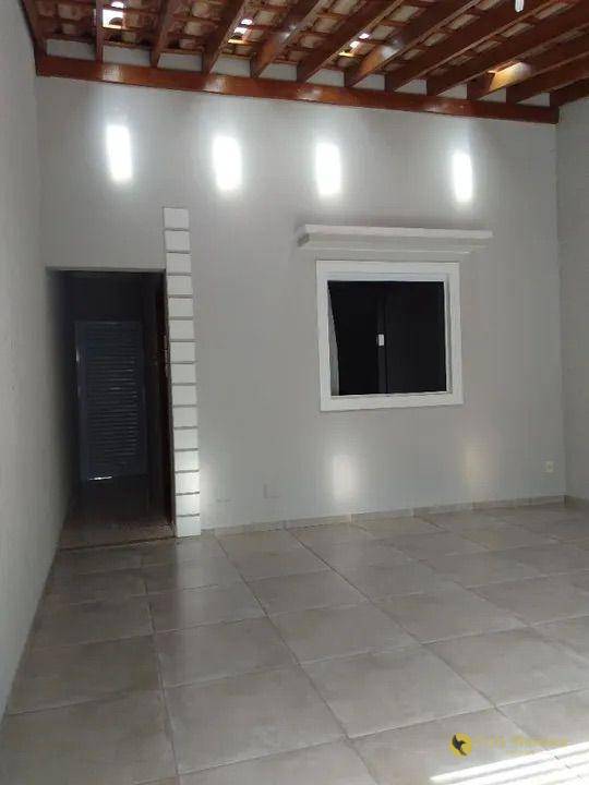 Casa à venda com 2 quartos, 125m² - Foto 4