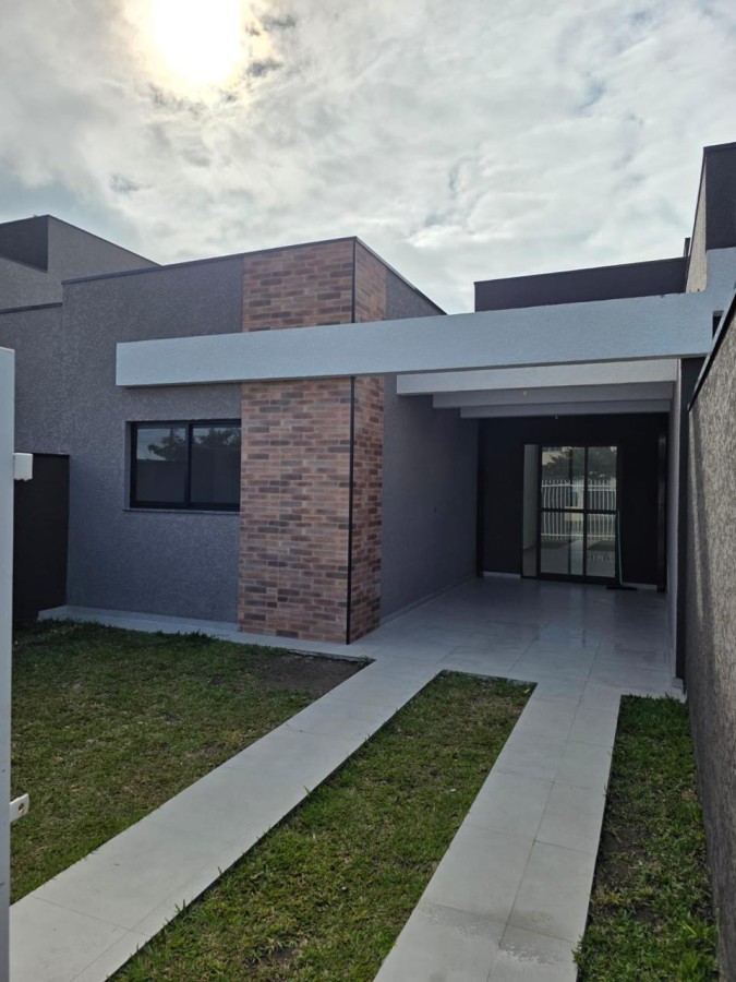 Casa à venda com 3 quartos, 71m² - Foto 1