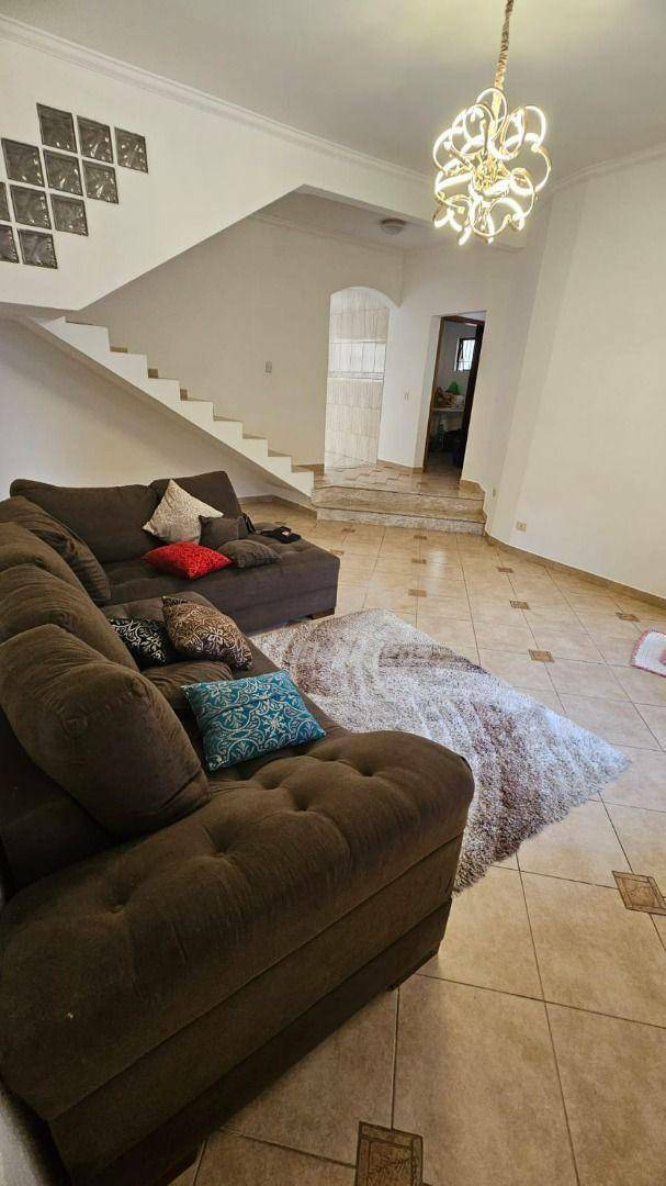 Sobrado à venda com 3 quartos, 324m² - Foto 1