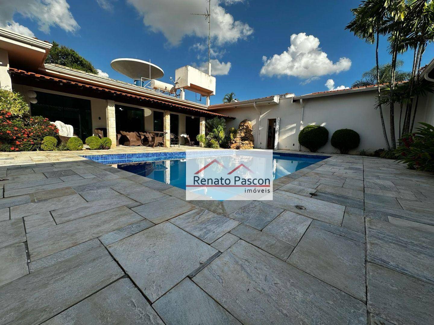 Casa à venda com 3 quartos, 450m² - Foto 4