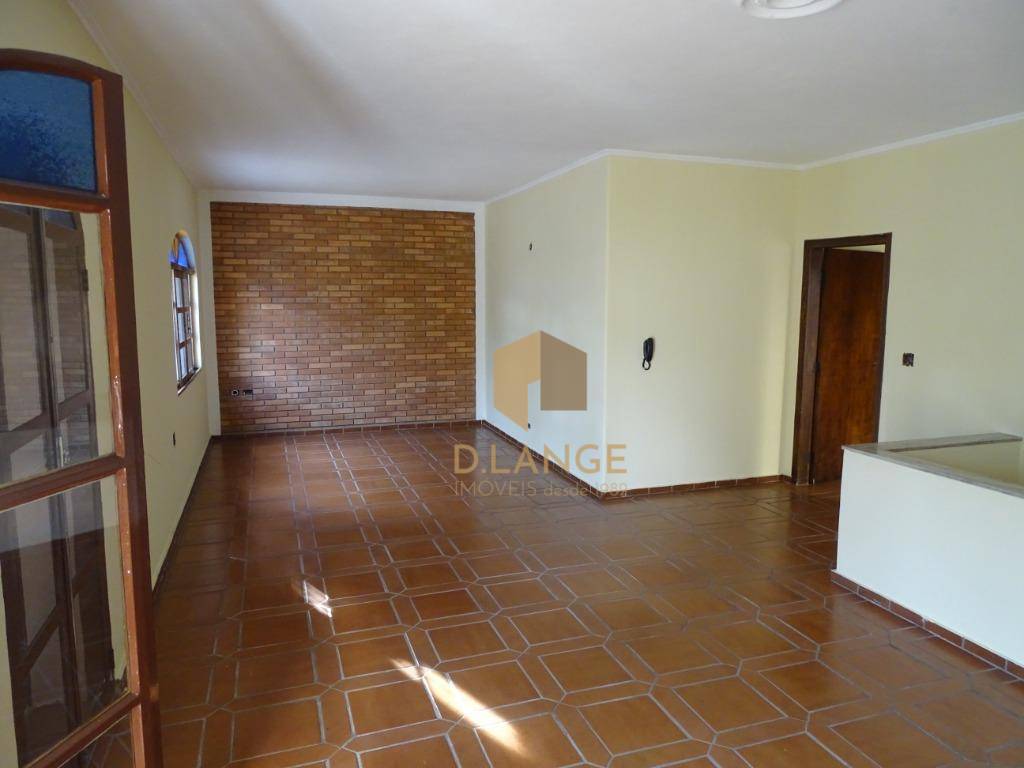 Casa à venda com 3 quartos, 237m² - Foto 3