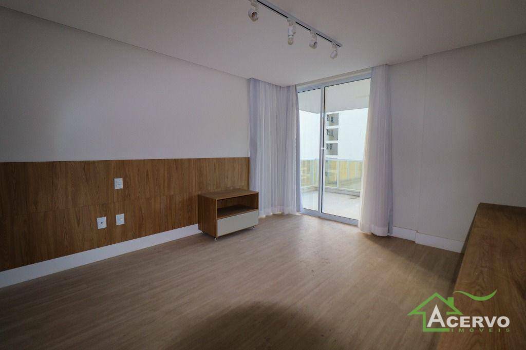 Apartamento à venda com 4 quartos, 258m² - Foto 8