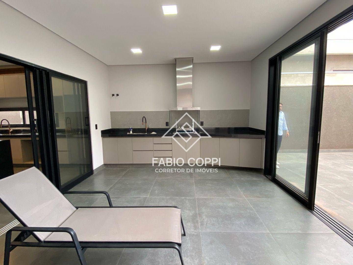 Casa de Condomínio à venda com 3 quartos, 238m² - Foto 2