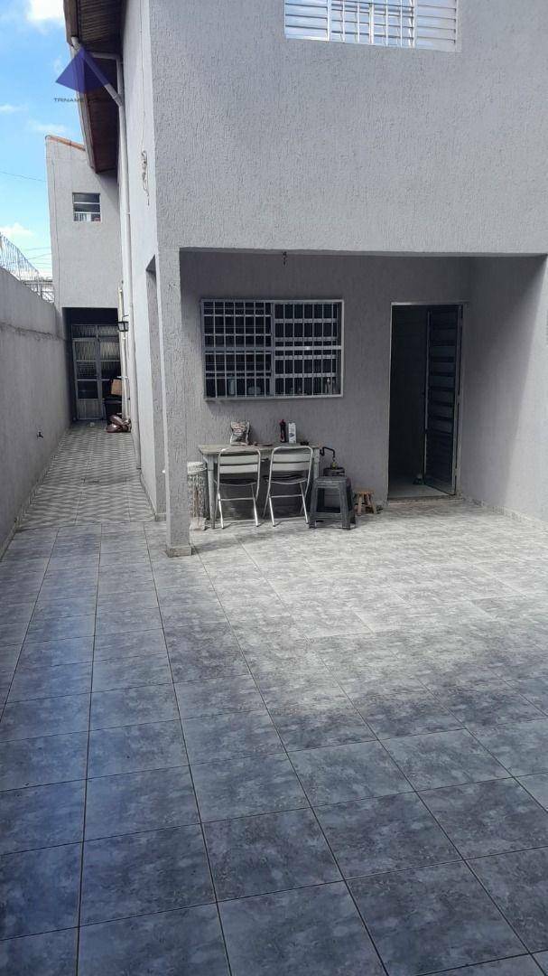 Sobrado à venda com 3 quartos, 200m² - Foto 18