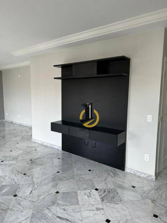 Apartamento à venda com 3 quartos, 131m² - Foto 9