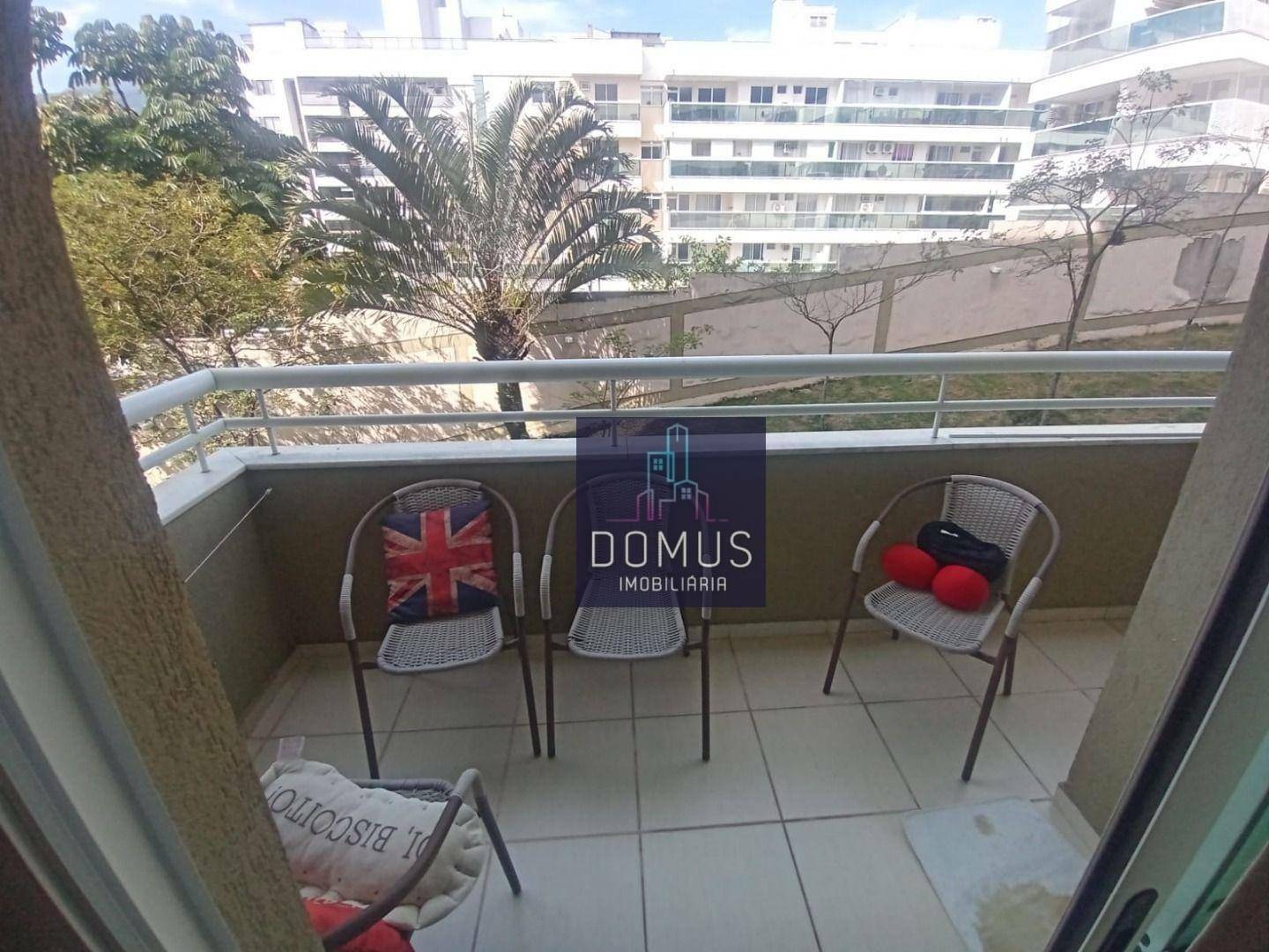 Apartamento à venda com 2 quartos, 65m² - Foto 2