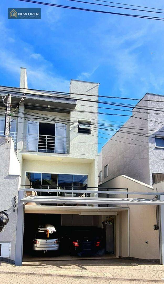 Casa à venda com 3 quartos, 148m² - Foto 3