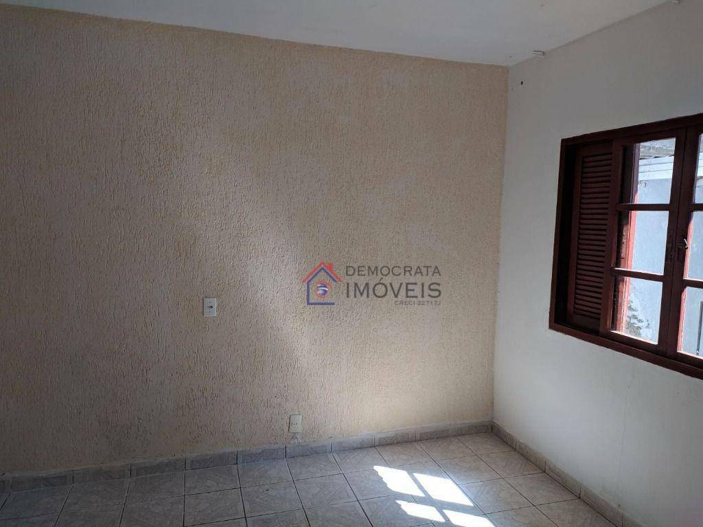 Casa à venda com 2 quartos, 116m² - Foto 1