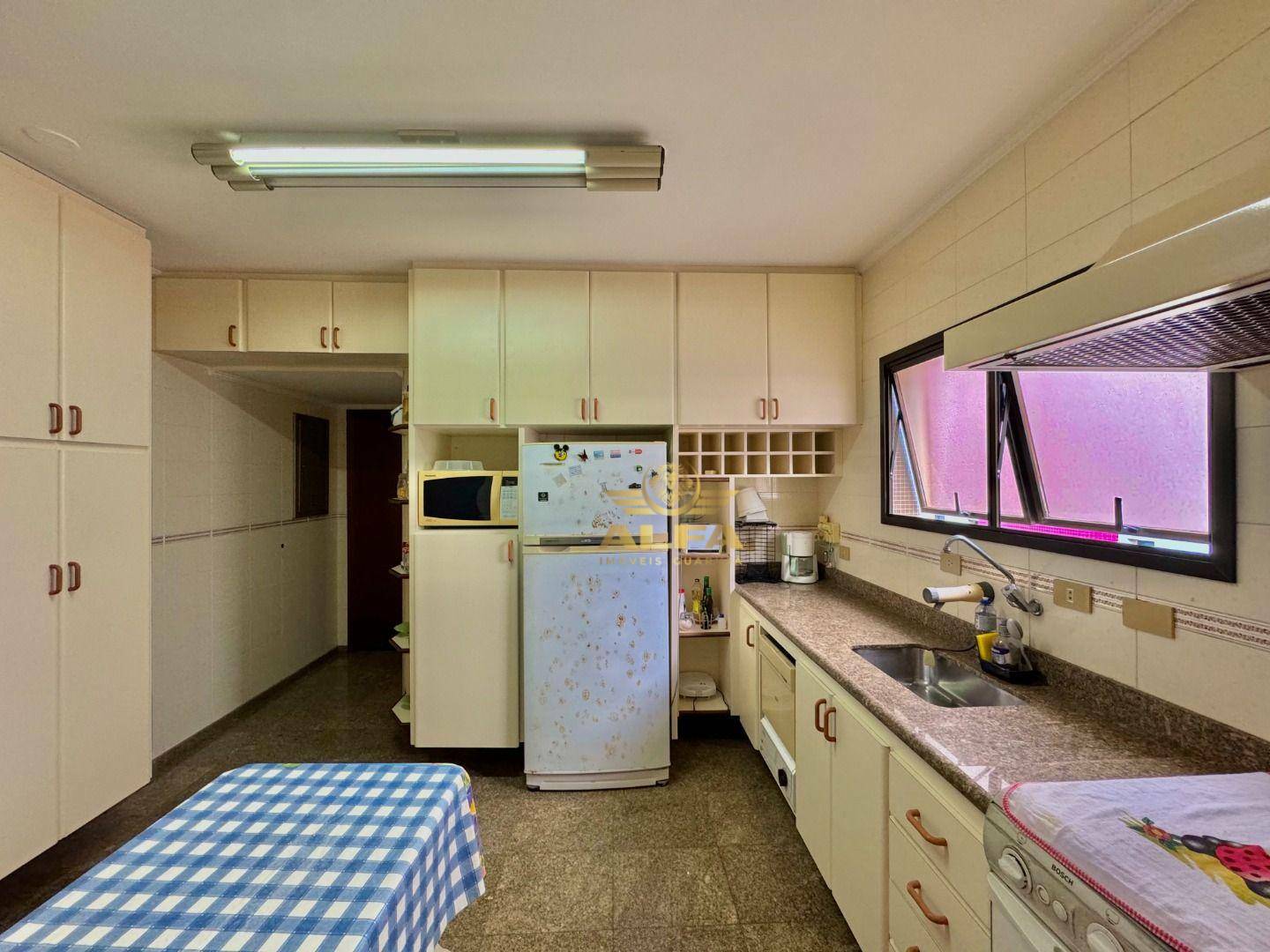 Apartamento à venda com 4 quartos, 140m² - Foto 32