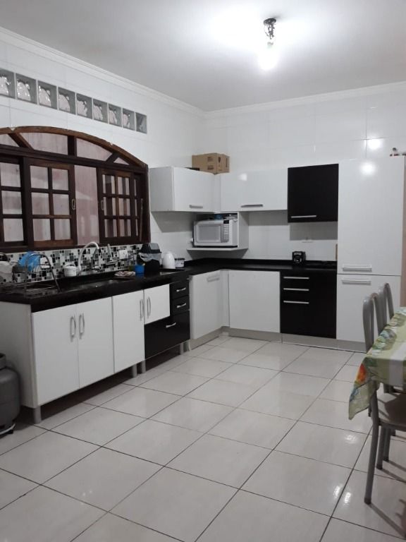 Sobrado à venda com 3 quartos, 244m² - Foto 3