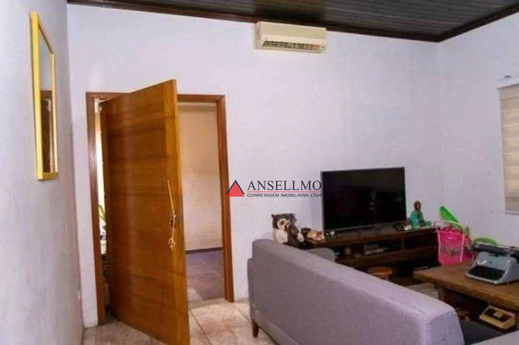 Casa para alugar com 4 quartos, 326m² - Foto 3