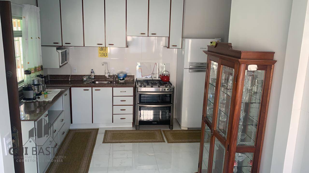 Casa à venda com 3 quartos, 200m² - Foto 17