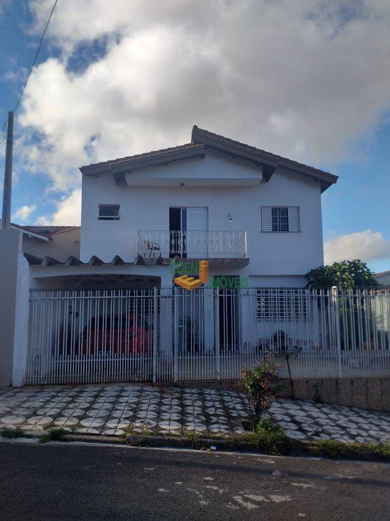 Casa à venda com 3 quartos, 209m² - Foto 1