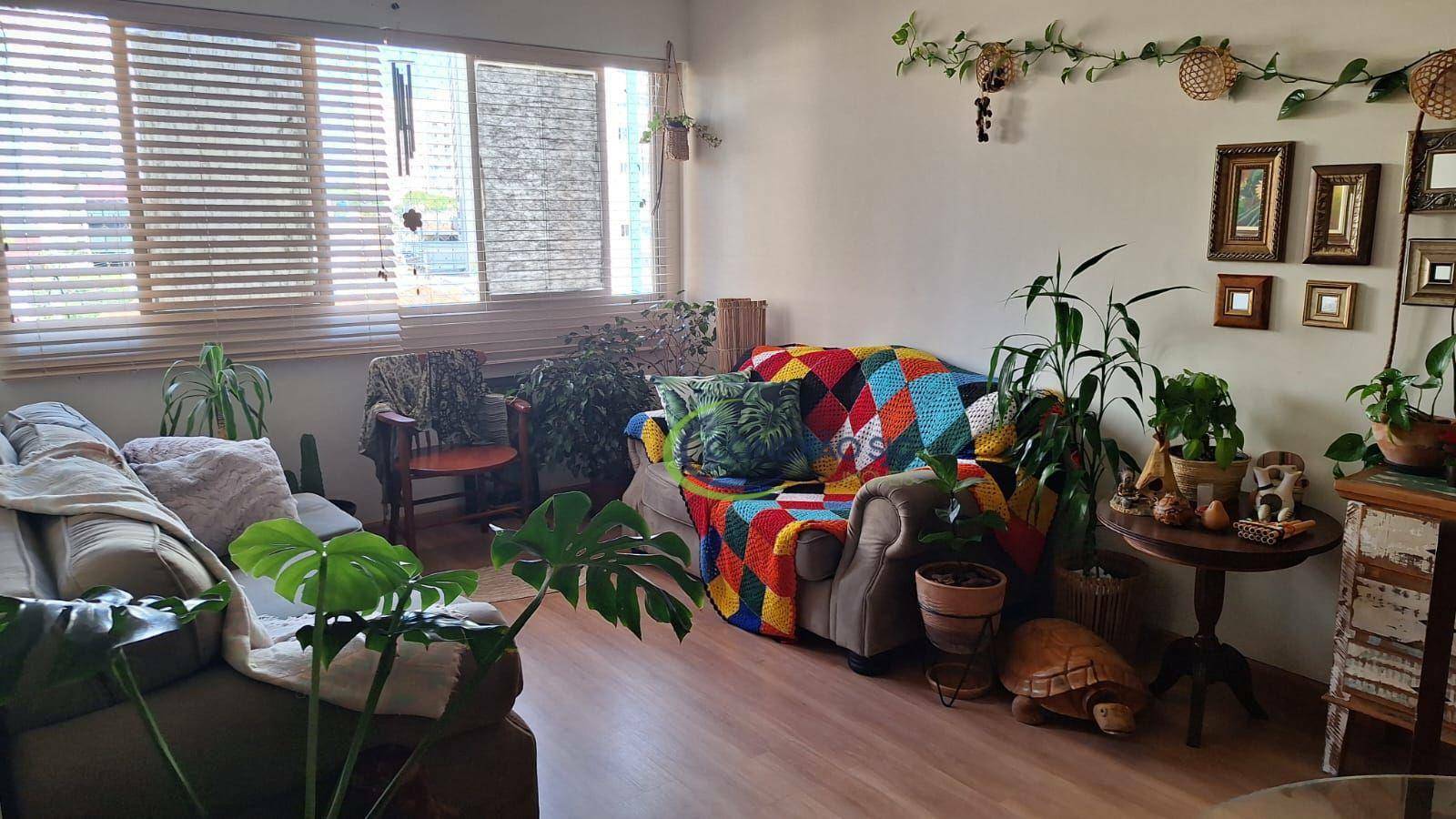 Apartamento à venda com 3 quartos, 90m² - Foto 1