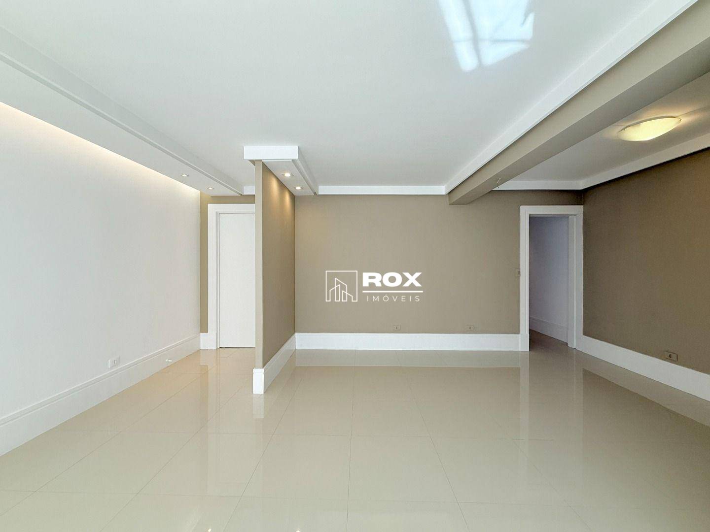 Apartamento para alugar com 3 quartos, 217m² - Foto 8