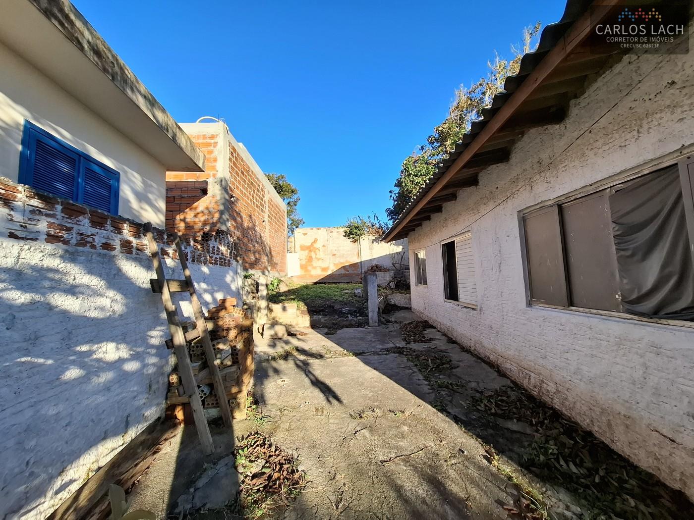 Casa à venda com 3 quartos, 62m² - Foto 11