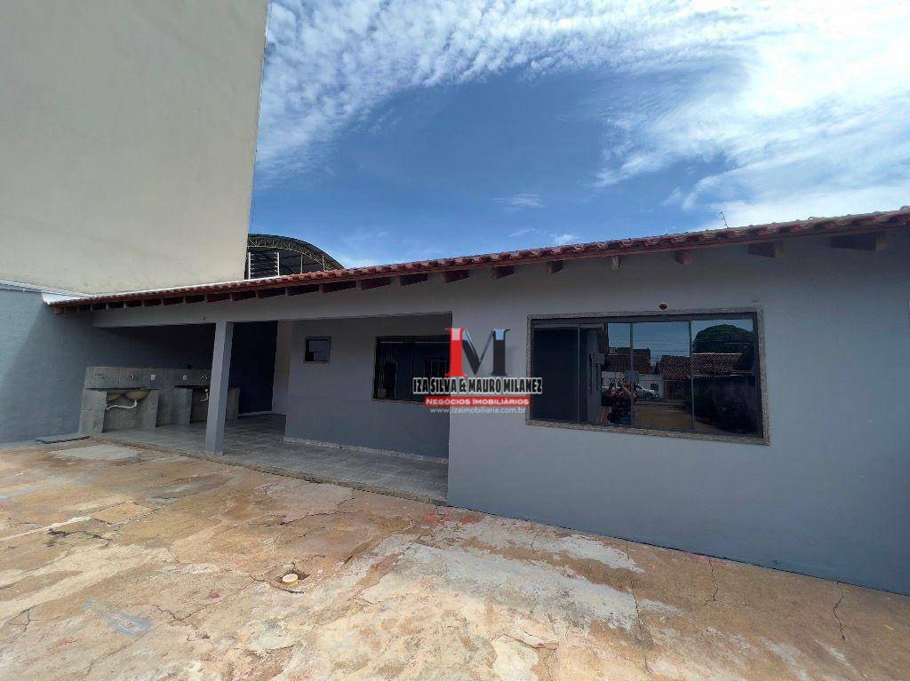 Casa para alugar com 4 quartos, 200m² - Foto 44