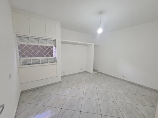 Casa à venda com 4 quartos, 210m² - Foto 14