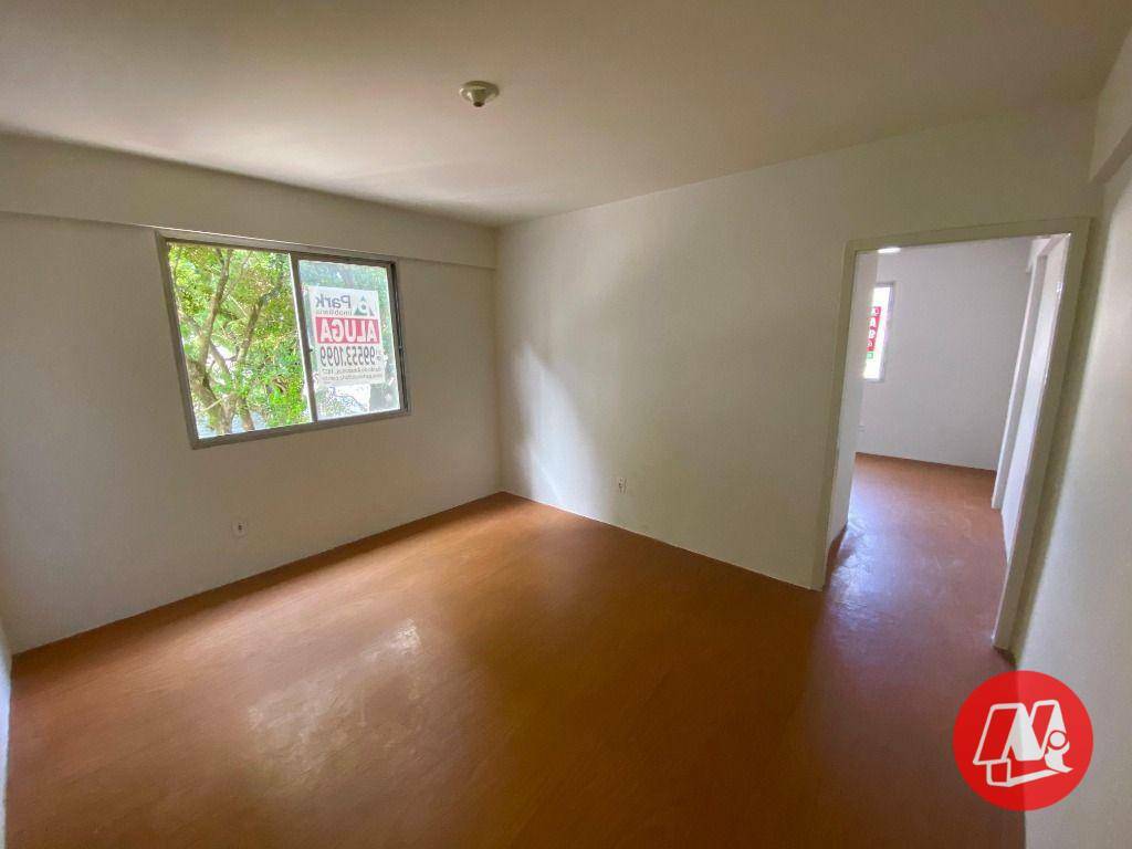 Apartamento para alugar com 1 quarto, 45m² - Foto 2