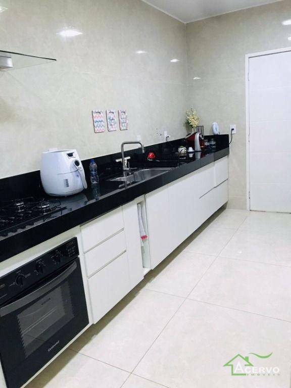 Apartamento à venda com 3 quartos, 257m² - Foto 6