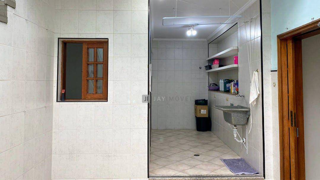 Casa à venda com 3 quartos, 216m² - Foto 24