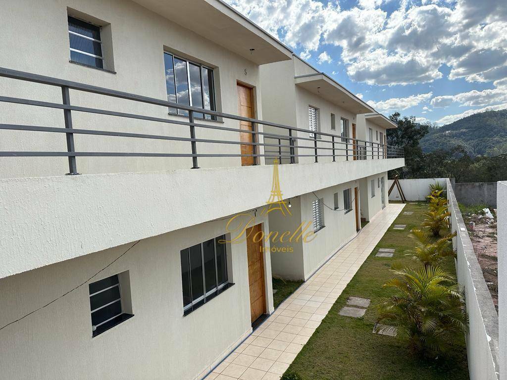 Casa à venda com 2 quartos, 55m² - Foto 4