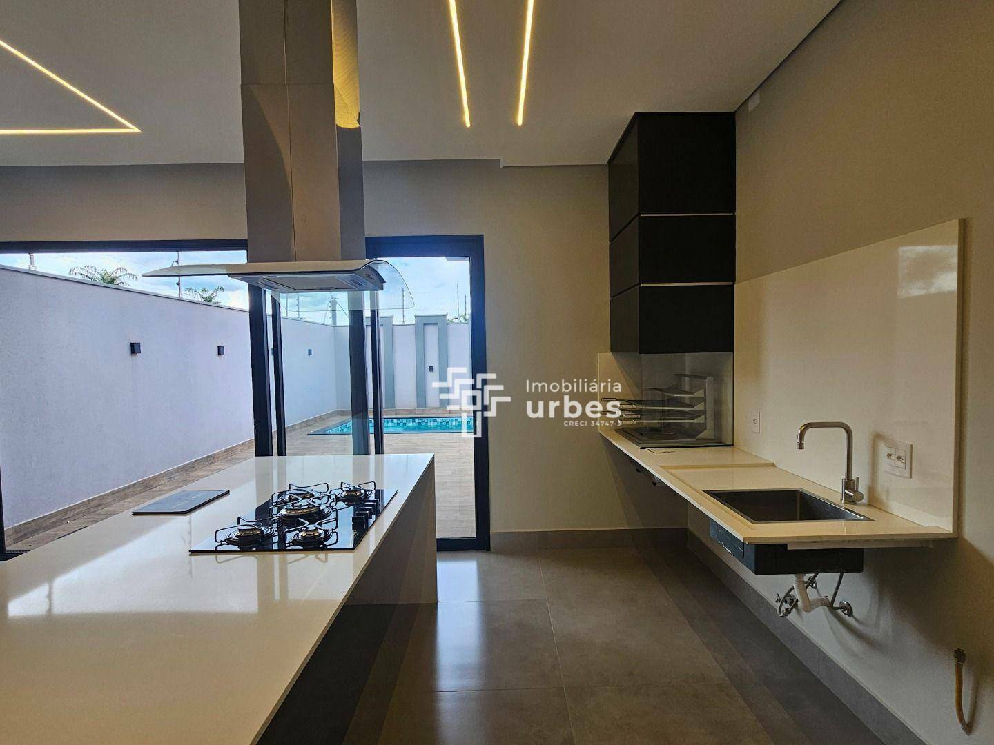 Casa à venda com 3 quartos, 220m² - Foto 12